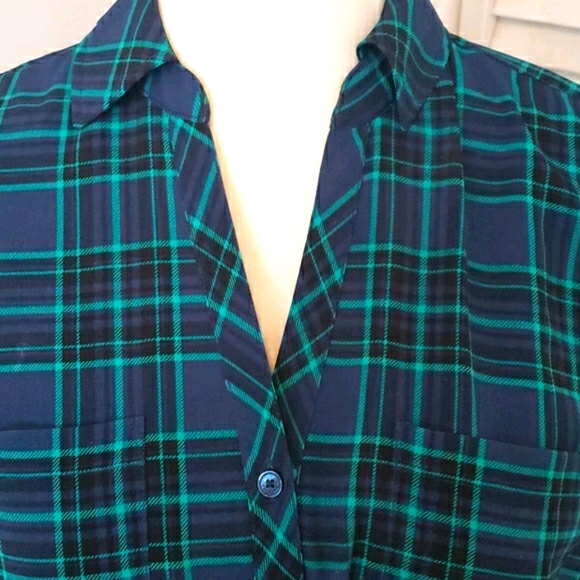 TALBOTS NAVY & TEAL BUTTON DOWN BLOUSE, Me… - Picture 2 of 9